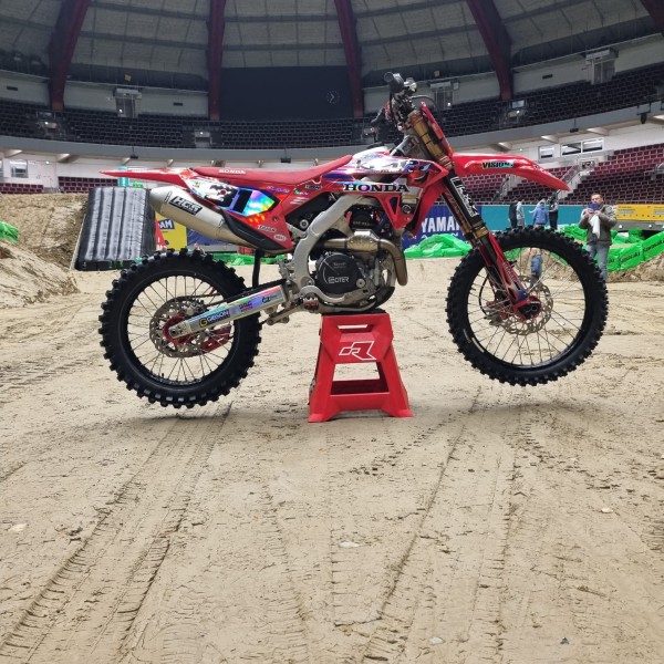CHROM DESIGN - KMP-Honda Racing CRF250-21 powered by Krettek